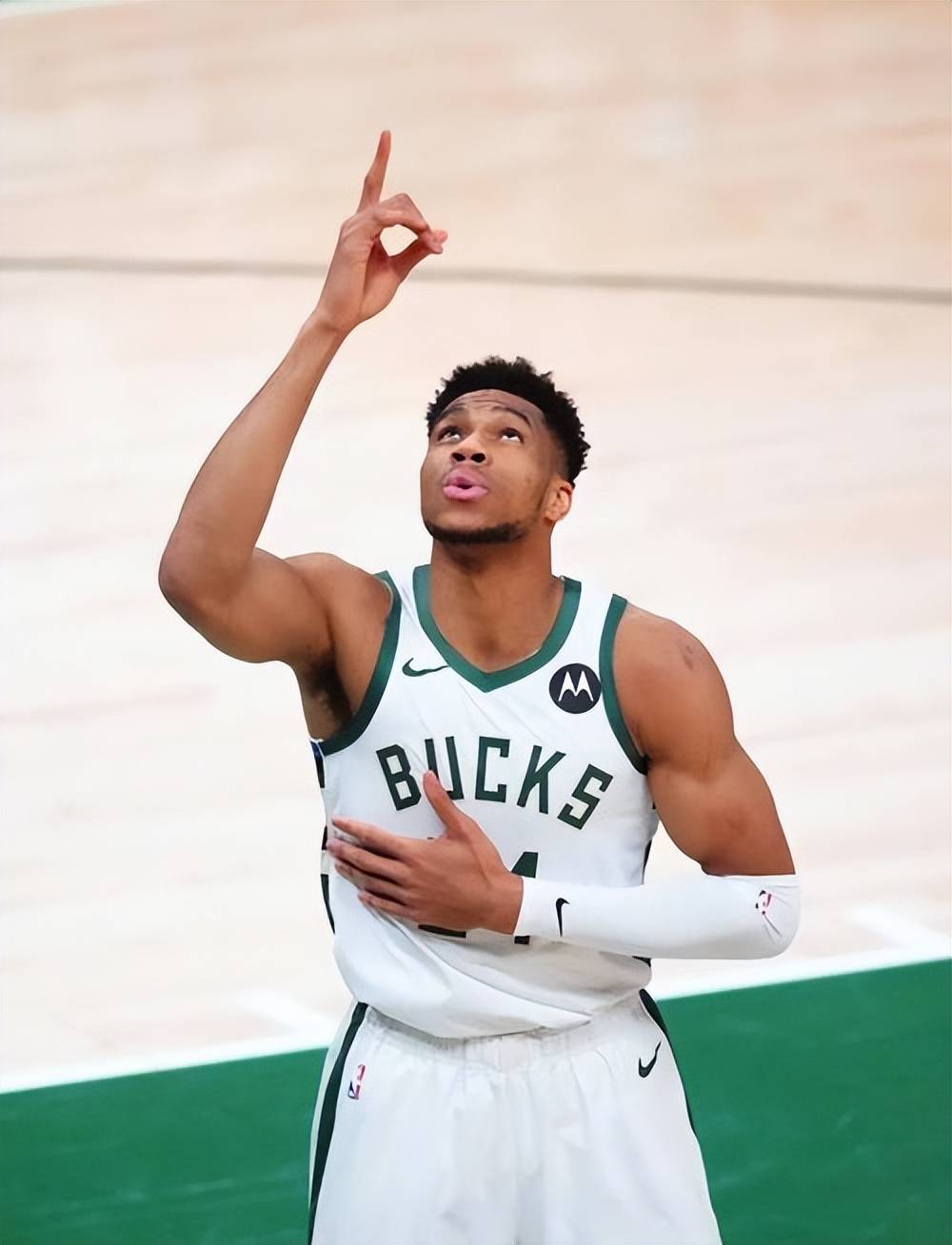 格林鬼魅脚步上篮